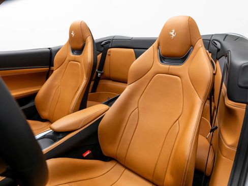 Certified 2022 Ferrari Portofino M image 57
