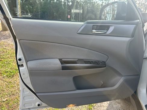 Used 2011 Subaru Forester 2.5X Premium image 11