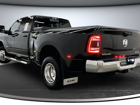 Used 2024 RAM 3500 Laramie w/ Towing Technology Group AWD/4WD image 4