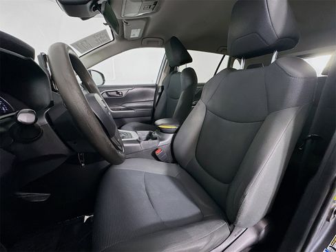 Certified 2020 Toyota RAV4 LE image 20