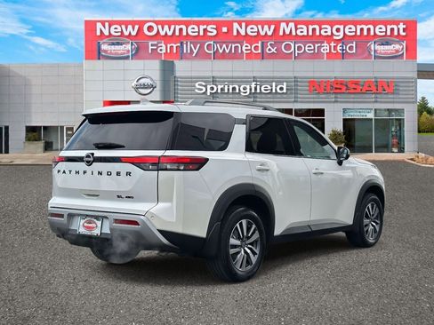 Certified 2024 Nissan Pathfinder SL w/ Lighting Package (N92) image 5