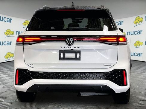 Used 2025 Volkswagen Tiguan SE R-Line AWD/4WD image 5