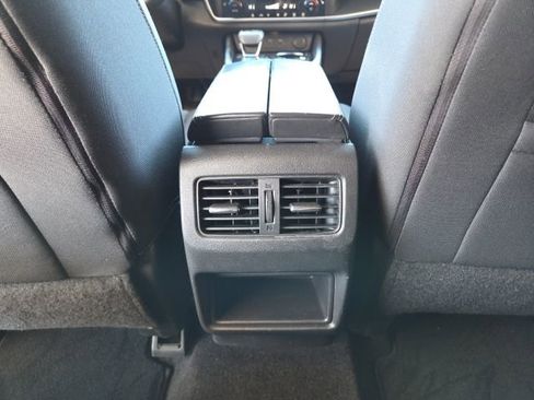 Used 2021 Nissan Rogue S AWD/4WD image 42