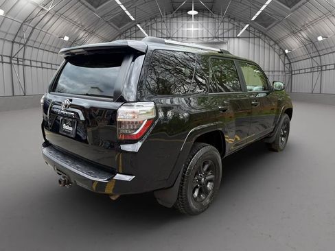 Used 2023 Toyota 4Runner SR5 AWD/4WD image 7