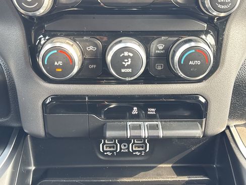 Used 2022 RAM 1500 Big Horn RWD image 19