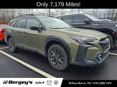Used 2025 Subaru Outback Onyx Edition image 1