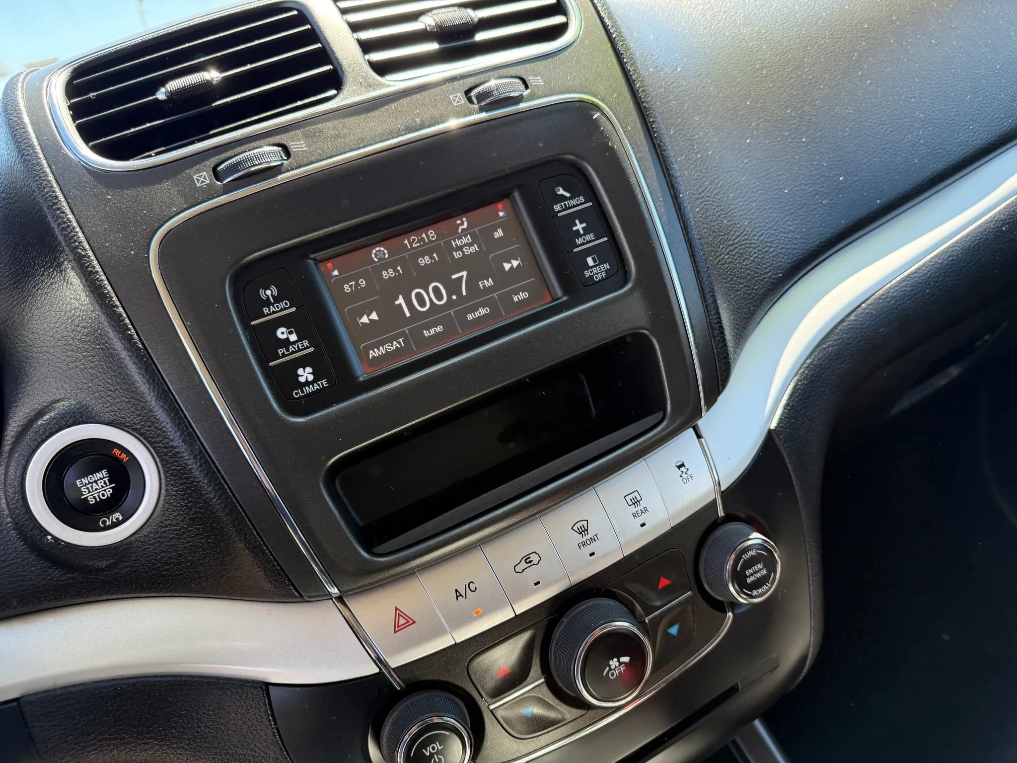 Used 2020 Dodge Journey SE w/ SE Popular Equipment Group FWD image 17