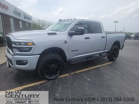 New 2026 RAM 2500 Big Horn AWD/4WD image 1