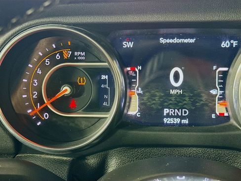 Used 2018 Jeep Wrangler Unlimited Sahara image 14