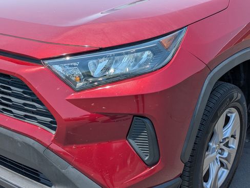 Used 2022 Toyota RAV4 LE AWD/4WD image 12