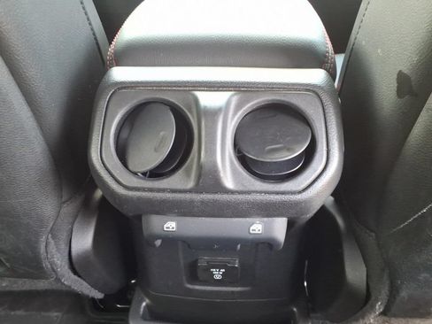 Used 2022 Jeep Wrangler Unlimited Rubicon AWD/4WD image 17