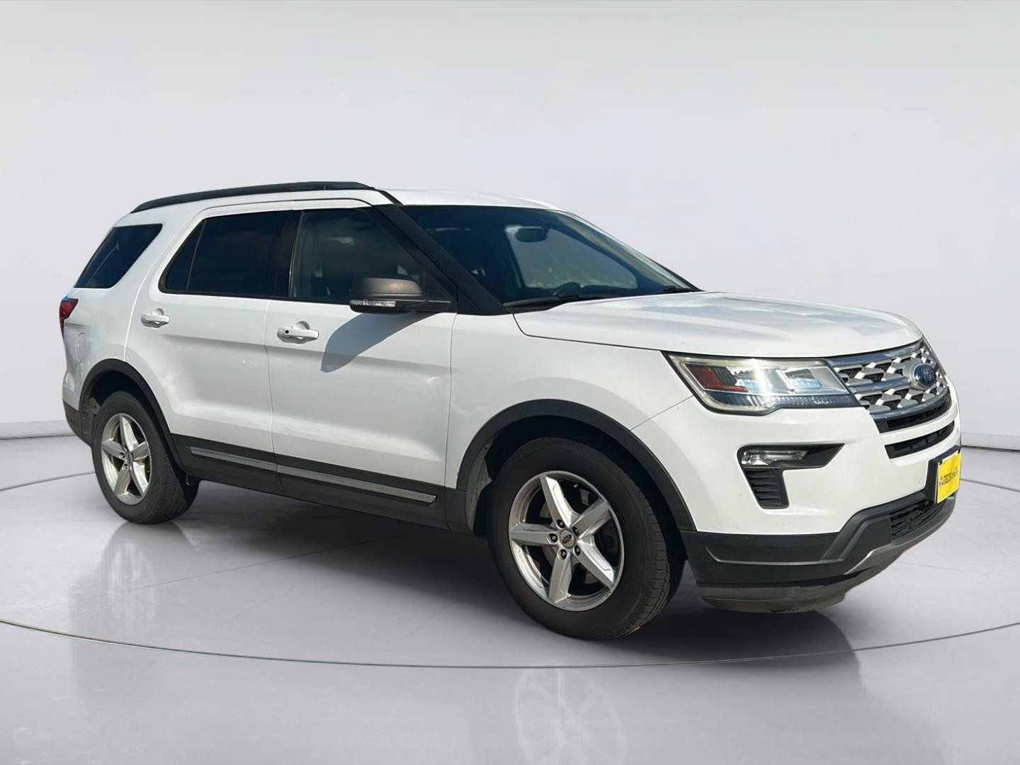 Used 2019 Ford Explorer XLT w/ Equipment Group 201A FWD image 3
