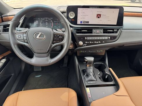 Used 2023 Lexus ES 250 w/ Premium Package AWD/4WD image 8