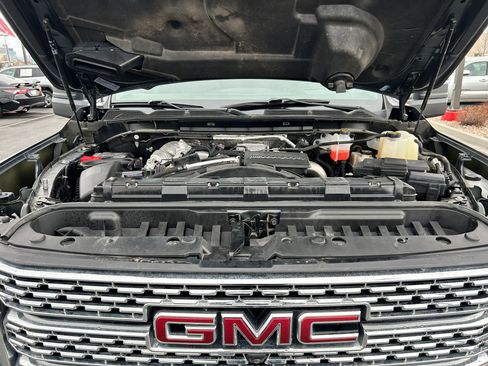 Used 2022 GMC Sierra 3500 Denali w/ Denali Ultimate Package image 31