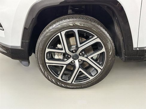Used 2025 Jeep Compass Limited w/ Elite Group AWD/4WD image 28