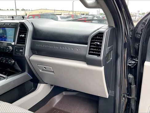 Used 2019 Ford F250 XLT w/ XLT Premium Package AWD/4WD image 23