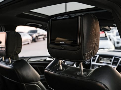 Used 2015 Mercedes-Benz GL 63 AMG 4MATIC w/ Accessory Chrome Package image 33