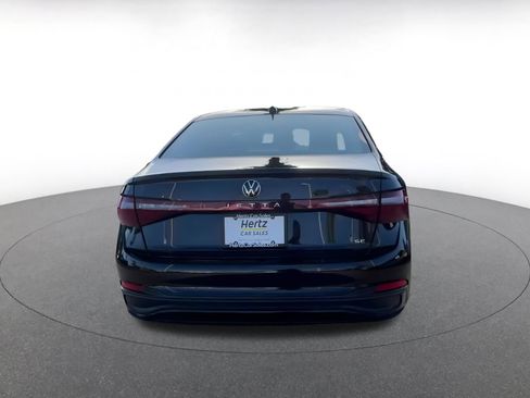 Used 2025 Volkswagen Jetta SE image 12
