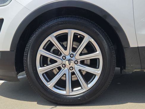 Used 2017 Ford Explorer Limited FWD image 13