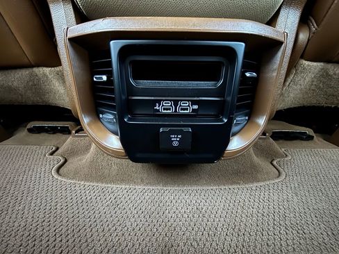 Used 2020 RAM 1500 Laramie image 17