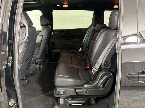 Used 2025 Honda Odyssey Sport-L image 23