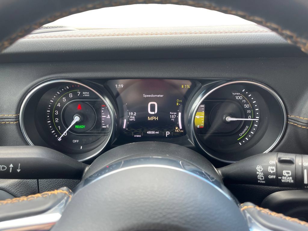 Used 2022 Jeep Wrangler Unlimited Sahara AWD/4WD image 23