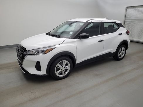 Used 2024 Nissan Kicks S FWD image 2