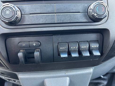 Used 2015 Ford F250 XL w/ Power Equipment Group RWD image 16