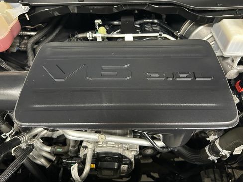 Used 2023 RAM 1500 Big Horn AWD/4WD image 10