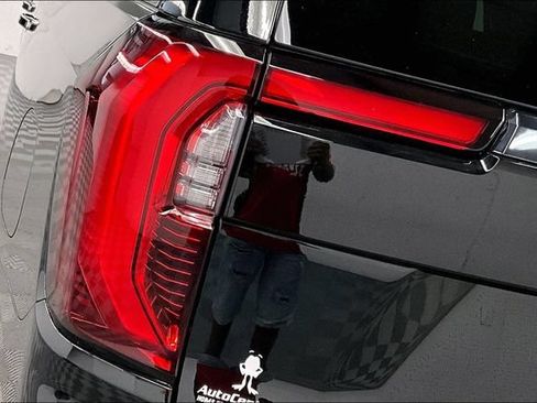 Used 2025 GMC Yukon XL Denali Ultimate AWD/4WD image 37