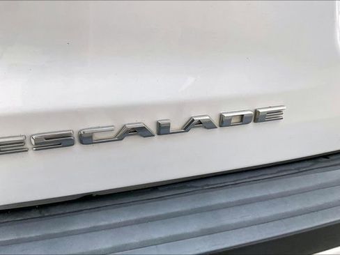 Used 2016 Cadillac Escalade 2WD image 23