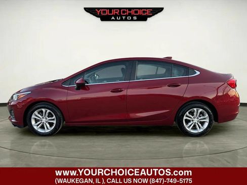 Used 2019 Chevrolet Cruze LT image 2