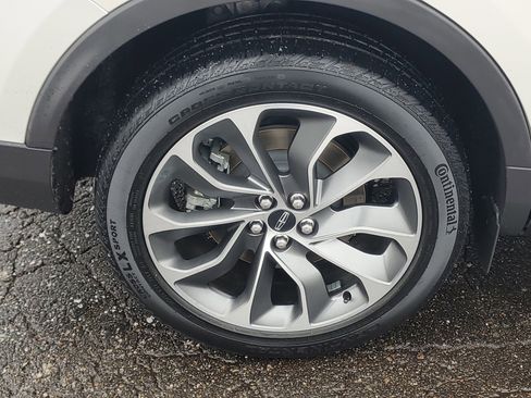 Certified 2023 Lincoln Nautilus Reserve image 7