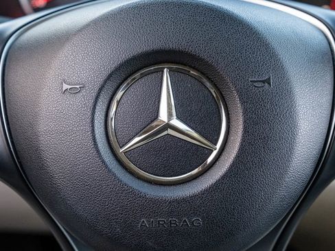 Used 2015 Mercedes-Benz C 300 Sedan image 23