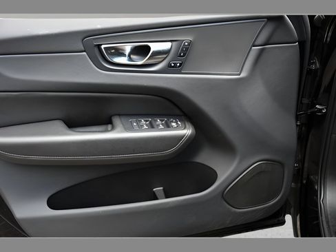 Certified 2023 Volvo XC60 B5 Core w/ Climate Package AWD/4WD image 26