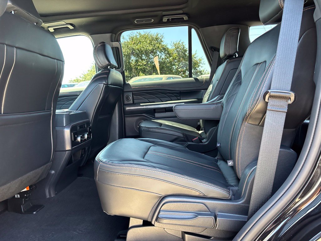 Used 2024 Ford Expedition Platinum RWD image 10