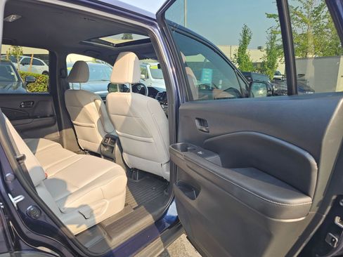 Used 2023 Honda Passport EX-L image 16