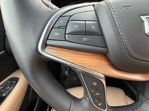 Used 2018 Cadillac XT5 Platinum AWD/4WD image 22