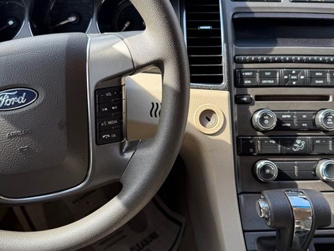 Used 2012 Ford Taurus SE FWD image 19