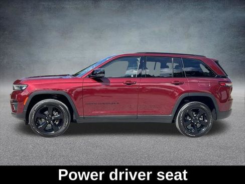 Certified 2024 Jeep Grand Cherokee Altitude image 10