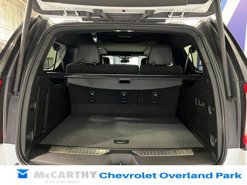 Used 2023 GMC Yukon XL AT4 w/ Technology Package AWD/4WD image 32