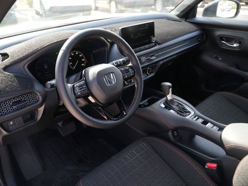 Used 2025 Honda HR-V Sport image 6