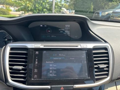 Used 2016 Honda Accord EX-L image 17