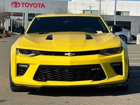 Used 2018 Chevrolet Camaro SS image 3