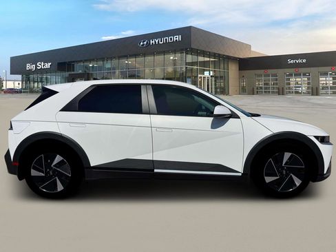 New 2026 Hyundai Ioniq 5 SEL image 9