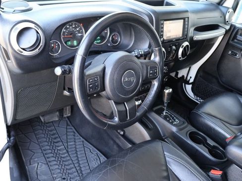 Used 2015 Jeep Wrangler Unlimited Sahara w/ Dual Top Group AWD/4WD image 10