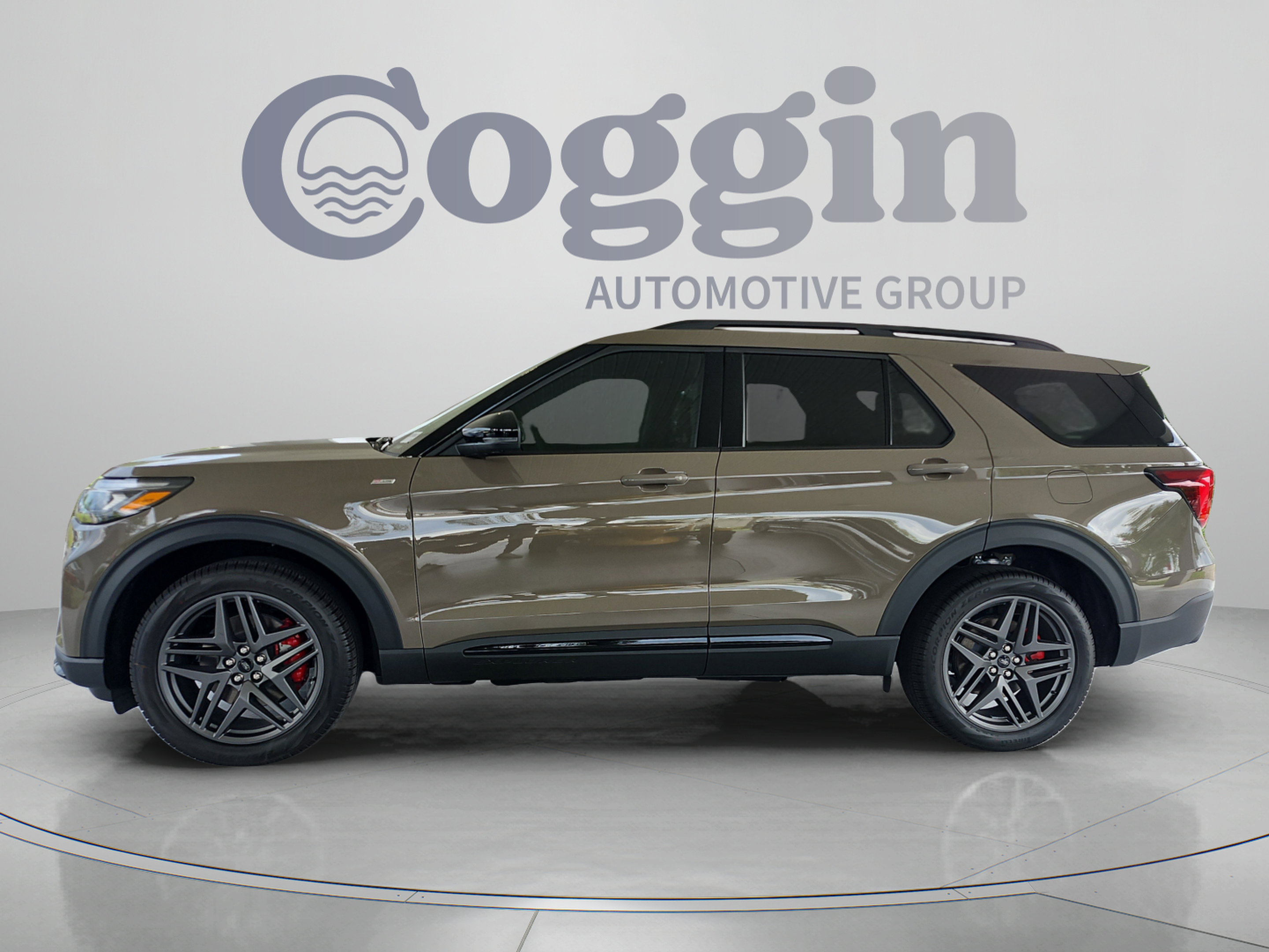 New 2026 Ford Explorer ST-Line w/ ST-Line Street Pack AWD/4WD image 2