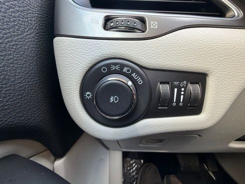 Used 2021 Jeep Cherokee Latitude Lux AWD/4WD image 18