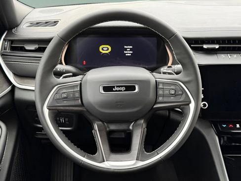 New 2026 Jeep Grand Cherokee Altitude AWD/4WD image 16