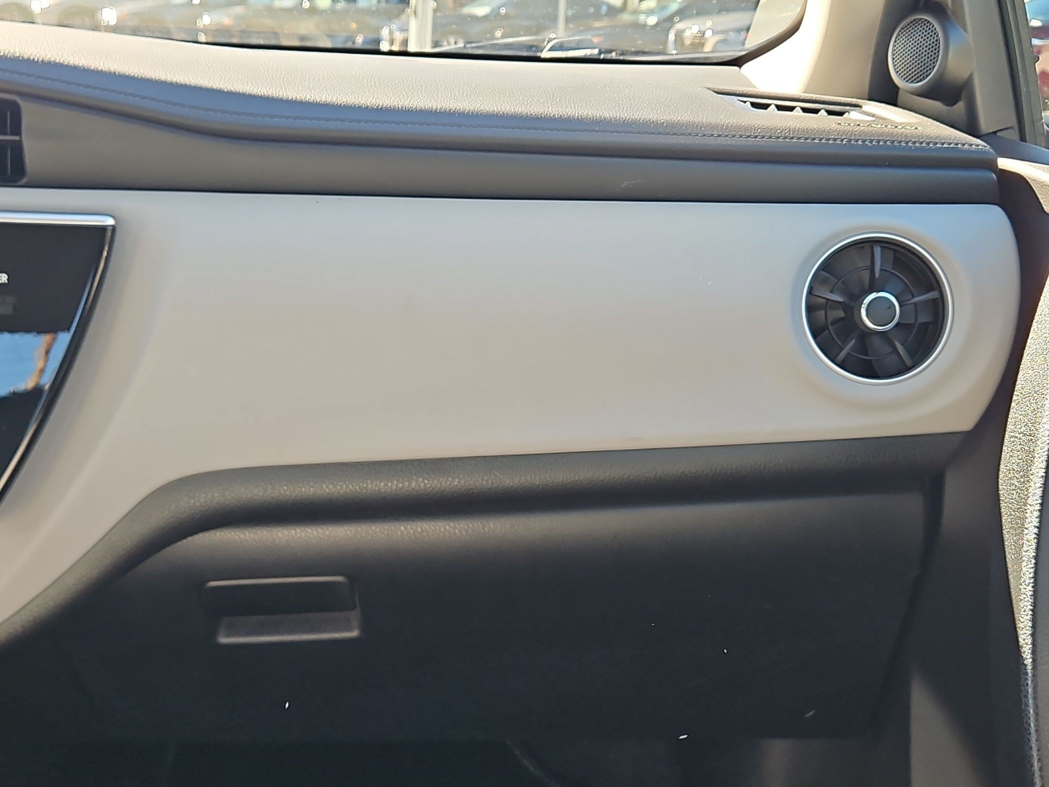 Used 2017 Toyota Corolla LE w/ Body Protection Package FWD image 27
